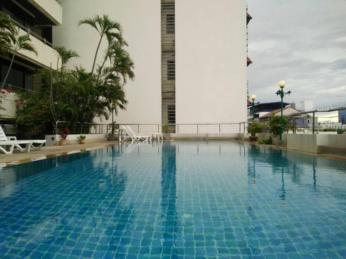 Nantiruj Tower - นันทิรุจ ทาวเวอร์ เซอร์วิสอพาร์ทเม้นท์ สุขุมวิท ซอย 8 Banguecoque Exterior foto