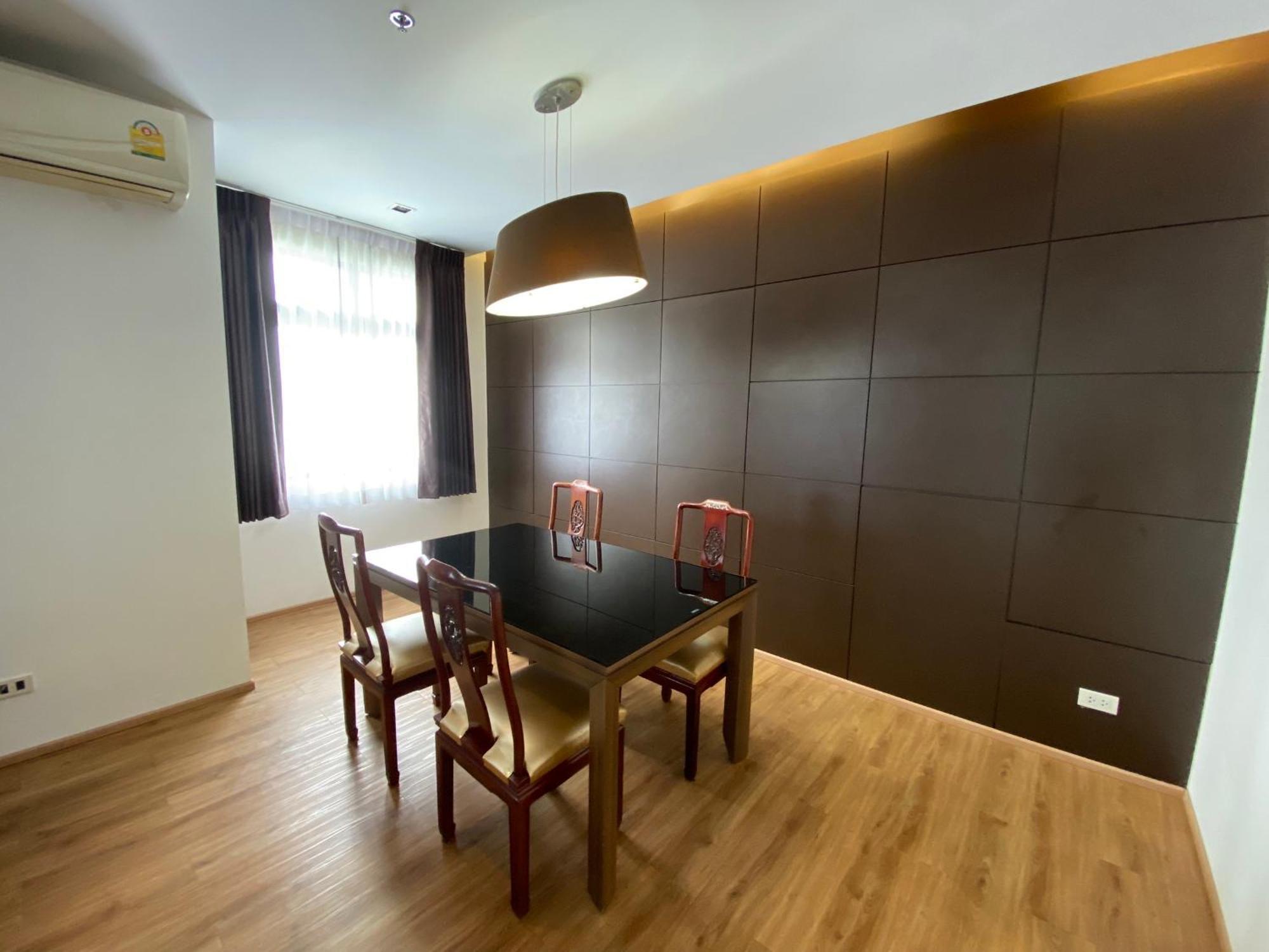 Nantiruj Tower - นันทิรุจ ทาวเวอร์ เซอร์วิสอพาร์ทเม้นท์ สุขุมวิท ซอย 8 Banguecoque Exterior foto